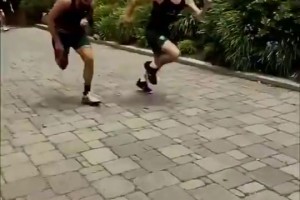 王俊杰此前训练花絮：秀霸气战斧劈扣！各种拉杆上篮！